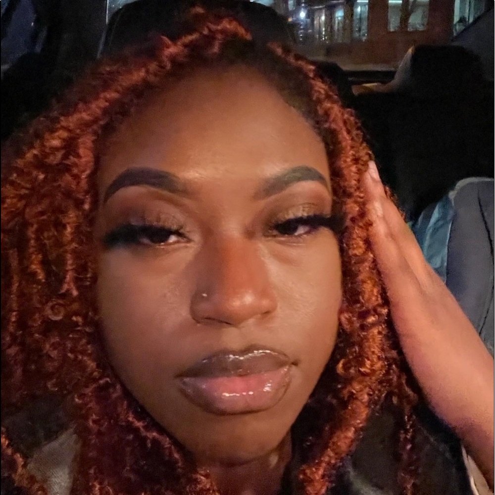 Meet your Posher, Niya